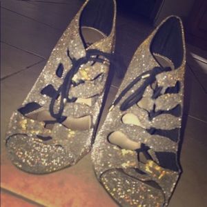 heels never worn selling for $60